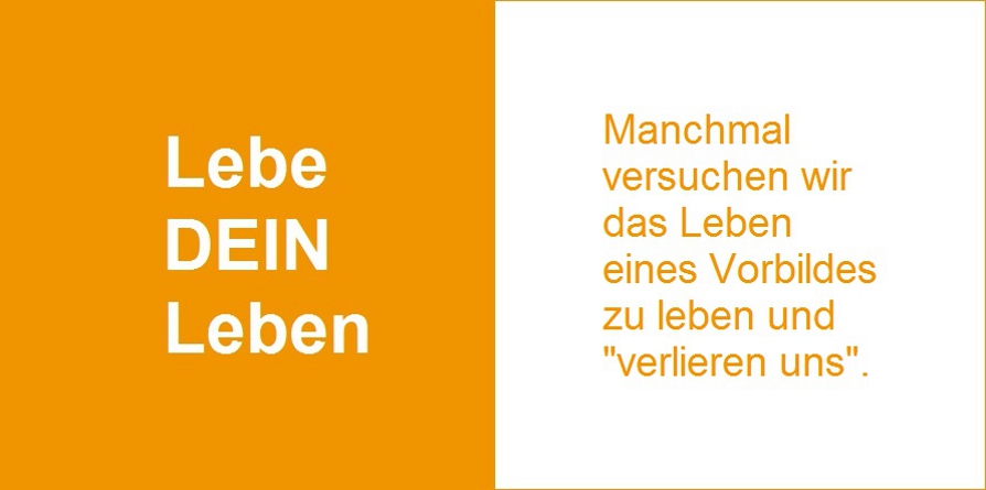 Zwei Quadrate. Im linken steht: Lebe Dein Leben.